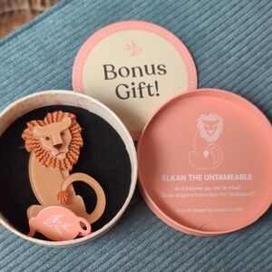 Erstwilder Elkan the Untameable Lion Brooch